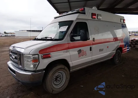 2014 Ford E-350 Super Duty Commercial z USA, uszkodzony, nr VIN 1FDSS3EL6EDB14328